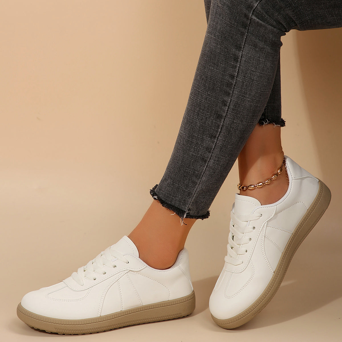 GIOIA - Sneakers in Simil Pelle con Suola Marrone